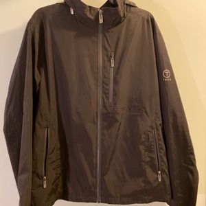 Rain jacket/windbreaker